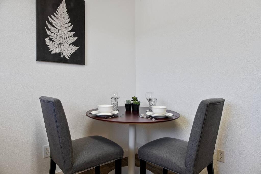Couples Studio 1 W Full Kitchen Appartamento Oakhurst Esterno foto